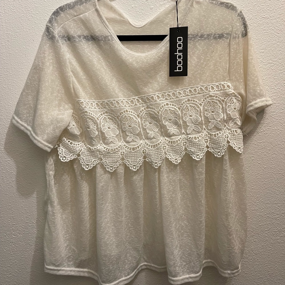 Boohoo white top